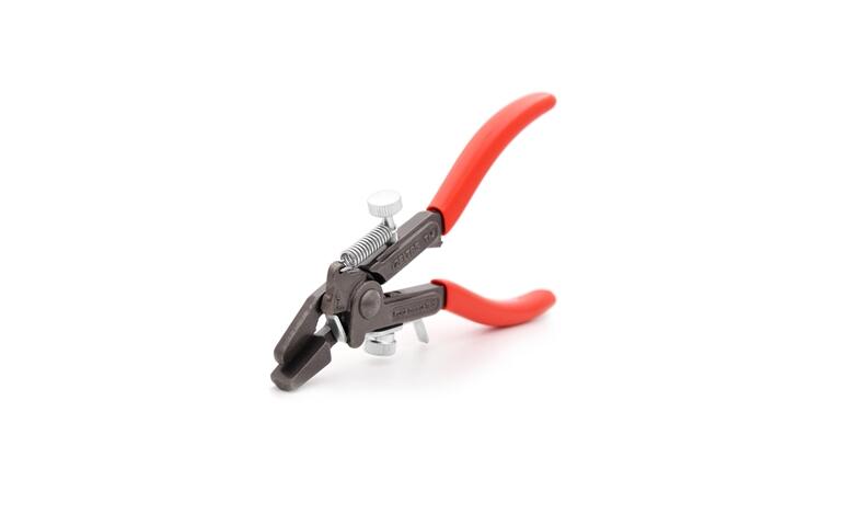 plier